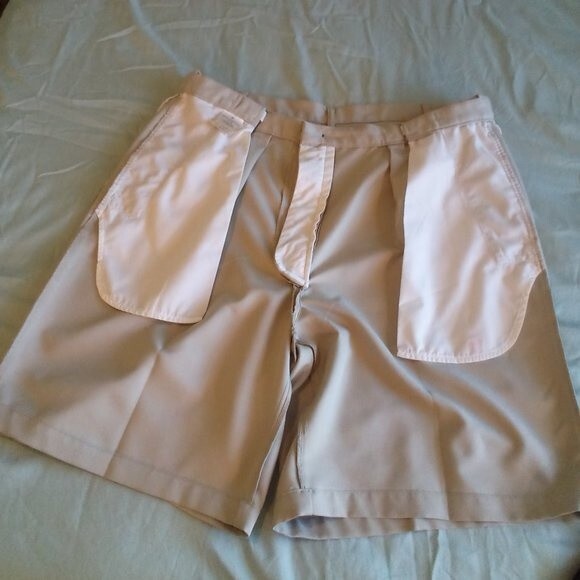 HAGGAR Khaki Dressy/Casual Pleated Lightweight Shorts, 100% Polyester, Size 38 - Picture 4 of 7